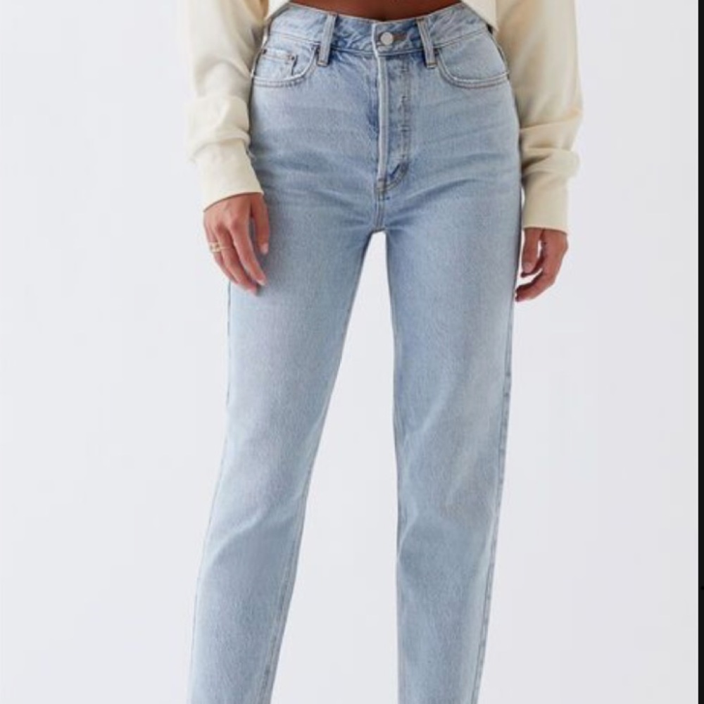 light wash mom jeans